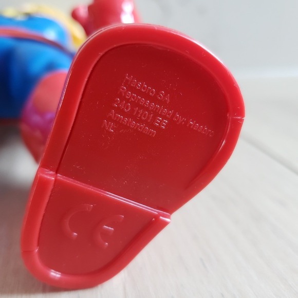 Hasbro Captain Marvel Mega Mighties 10" Action Figure Toy 2019 - Picture 3 of 7